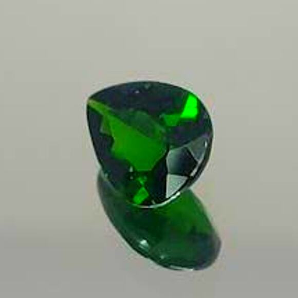 Gorgeous 2.3 Carat Chrome Diopside Gemstone!! - Picture 3 of 12